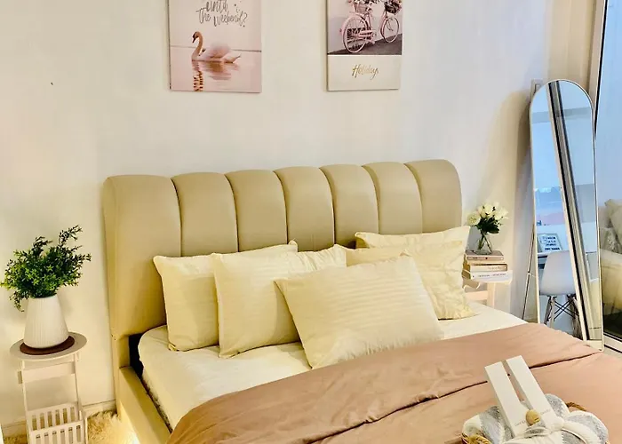 Apartahotel Azure Staycation *